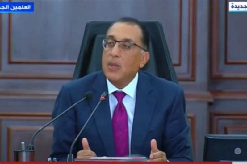 مدبولي: نمشي على حد السيف في منطقة ملتهبة..تجاوزنا أزمة الدولار و مش هنبيع حاجة قال الدكتور مصطفى مدبولي، رئيس مجلس الوزراء، إنه يتابع كل ما ينشر وما يقال في جميع البرامج ووسائل ال