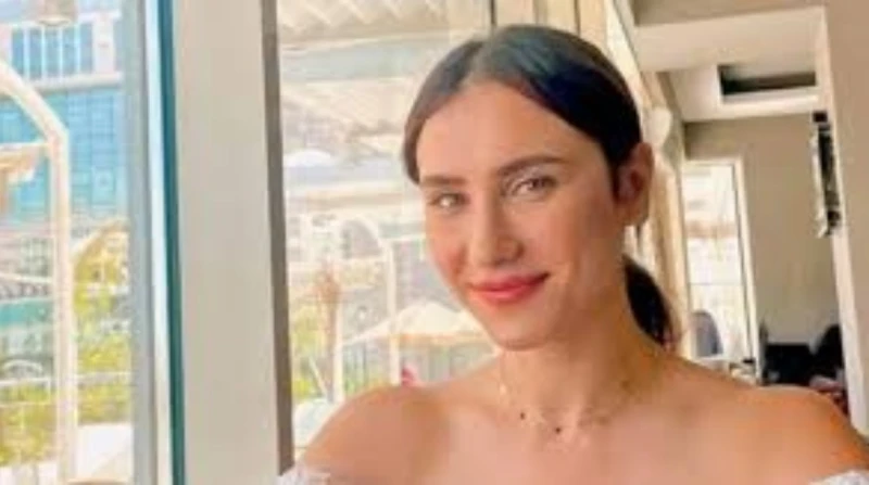 هلا السعيد تعلق على حكم حبس سائق أوبر المتحرش بأغنية معلمين أعربت الفنانة هلا السعيد عن فرحتها بحكم الحبس الذي صدر أمس على سائق أوبر المتهم بالتحرش