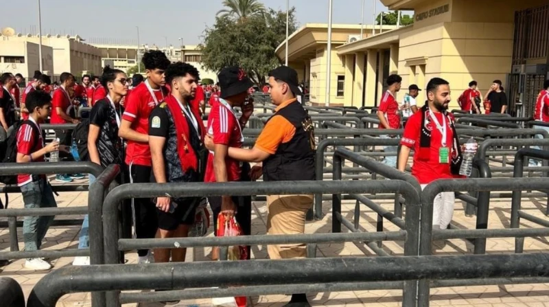 لا للممنوعات.. خطة تأمين مباراة الأهلي والطلائع أنهى رجال الأمن، استعدادهم لتأمين مباراة الأهلي وطلائع الجيش في السابعة مساء اليوم الاثنين، باستاد