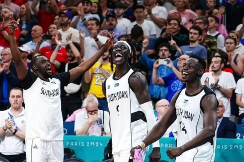 مفاجأة مدوية.. سلة جنوب السودان تفوز على بورتوريكو في أولمبياد باريسحقق منتخب جنوب السودان فوزا مذهلا على بورتوريكو في أولمبياد طوكيو، حيث فاز بنتيجة