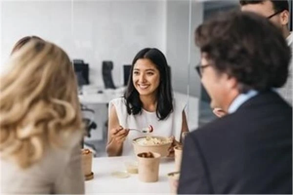 في يوم الصداقة العالمي.. 9 طرق للاحتفال مع زملائك في العمل متفرقات شاهد المقال التالي من صحافة مصر عن في يوم الصداقة العالمي 9 طرق للاحتفال مع زملائك