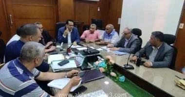 كتب اسامة عبدالحميد اجتمع وكيل الوزارة بقيادات المديرية والسادة مديري عموم الإدارات التعليمية لمراجعة موقف المدارس ومراجعة الكثافات والعمل علي خفض