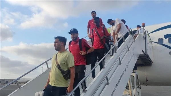 مصر للطيران تنقل فرق أهلي طرابلس والمدينة والسويحلي الليبية من روما إلي معيتيقةنقلت مصرللطيران أمس ثلاثة فرق ليبية في الدوري الممتاز لكرة القدم علي