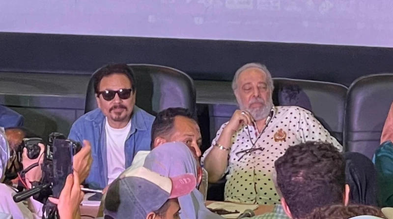 بعد تهمة الشللية.. ياسر صادق يعتذر عن إدارة قومي المسرح أعلن الفنان ياسر صادق، اعتذاره عن إدارة المهرجان القومي للمسرح المصري، بسبب حالته الصحية