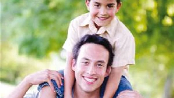 عادات تجعلك أقرب صديق لابنكيحلم كل أبن بأن يصبح صديقا لوالده، لذلك نكشف عن بعض العادات التي يمكن أن تساعدك في أن تكون صديقا أقرب لابنك، بحسب ما نشره