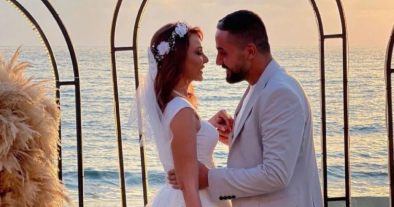 الفن و المشاهير: بالفيديو- نادين تحسين بك وإياد عيسى يرقصان بطريقة حماسية لافتة في حفل زفافهما شاهد المقال التالي من صحافة لبنان عن بالفيديو نادين