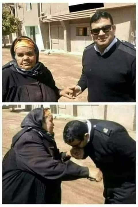 بالصور.. رائد شرطة يجبر بخاطر سيدة كفيفة أثناء حملة علي الباعه الجائلين تداول رواد موقع التواصل الاجتماعي فيس بوك قصة إنسانية لضابط شرطة أثناء حملة