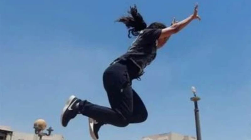 كانت برفقة 3 شباب خليجيين.. التفاصيل الكاملة عن قفز فتاة من النافذة خشية ضبطها مع الشباب بالشيخ زايد أمرت نيابة الشيخ زايد بالتحفظ على فتاة تتلقي العلاج بأحد المستشفيات لأصابتها عق