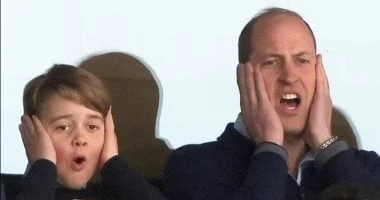 طبق الأصل.. الأمير جورج يقلد إيماءات والده ويليام في مدرجات بطولة أوروبا المرأة والمنوعات شاهد المقال التالي من صحافة مصر عن طبق الأصل الأمير جورج