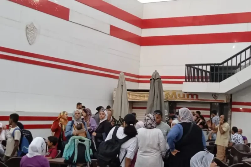 تفاصيل أزمة تجمهر أعضاء الزمالك داخل النادي بسبب ألعاب الماءعلق حسين السيد، عضو مجلس إدارة الزمالك، على الأزمة المصاحبة لقرار إقالة رئيس جهاز ألعاب