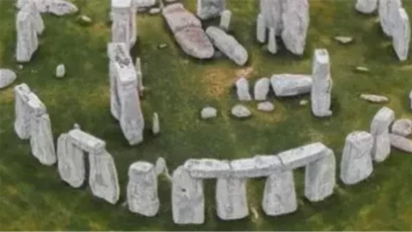 اليونسكو تتراجع عن إدراج ستونهنج بقائمة التراث العالمي المعرض للخطرفي الشهر الماضي، نشرت لجنة التراث العالمي التابعة لليونسكو مسودة قرار بإضافة