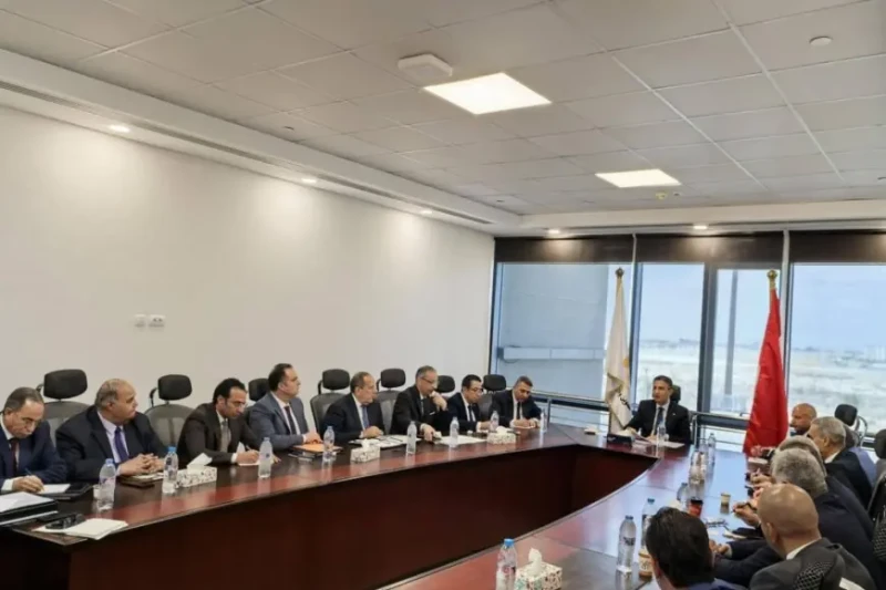 وزير التموين يشدد على تأمين احتياجات البطاقات التموينية من السكرلا يتضمن النص أي معلومات واضحة. يرجى إعادة كتابة النص بطريقة أكثر وضوحا.رأس الدكتور