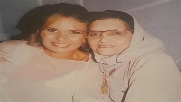 البوابة ستار: بصورة وتعليق.. يسرا تحيي الذكرى الخامسة لوفاة والدتها اقرأ في أفاق عربية بصورة وتعليق يسرا تحيي الذكرى الخامسة لوفاة والدتها، تحيي