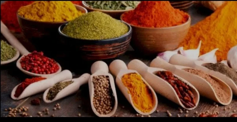 أطعمة تغير رائحة الجسم : اضربها وحط كولونيا من المعروف أن الثوم والبصل يتمتعان بتأثير على رائحة الفم. ولكن، هل تعلم أن بعض الأطعمة تلعب دورا في تكوين