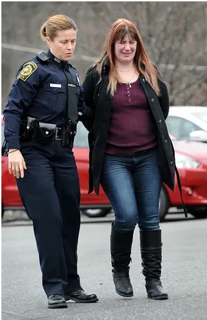 تعرف على تفسير حلم الاعتقال من الشرطة لابن سيرين تفسير حلم الاعتقال من الشرطة، من الأحلام التي يخاف البعض من تأويلها ويبحثون دائما لمعرفة تفسيرها،