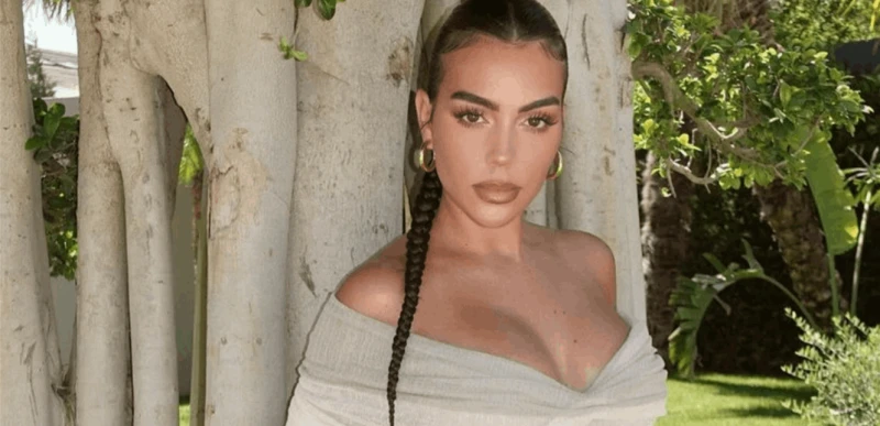 فنون ومشاهير: ببكيني مثير.. حبيبة رونالدو تستعرض مفاتنها (صور) شاهد المقال التالي من صحافة لبنان عن ببكيني مثير حبيبة رونالدو تستعرض مفاتنها صور،