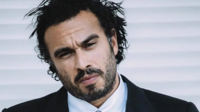 فجر السعيد تسخر من طليق نيللي كريم بسبب اللهجة الخليجية سخرت الإعلامية الكويتية فجر السعيد، من هشام عاشور طليق الفنانة نيللي كريم، بسبب تحدثه باللهجة