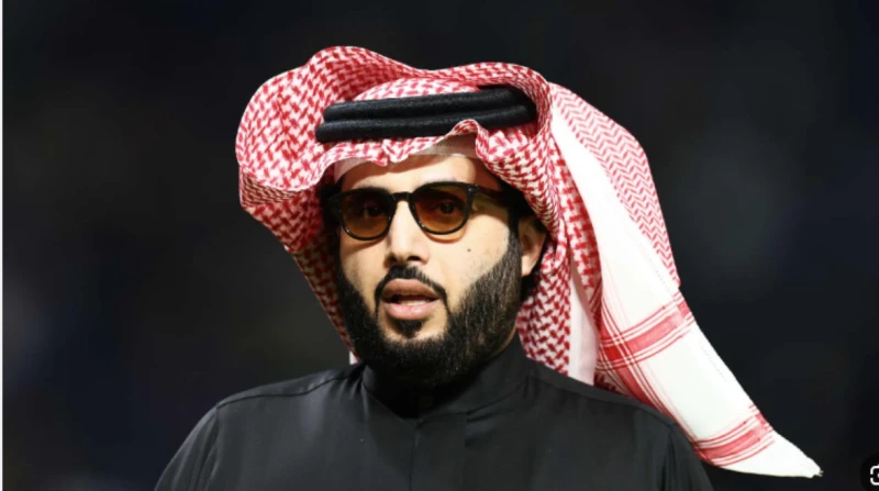 بقيمة 690 ألف دولار.. تركي آل الشيخ يطلق جائزة القلم الذهبي للرواية أعلن رئيس هيئة الترفيه في السعودية، المستشار تركي آل الشيخ، عن إطلاق جائزة القلم