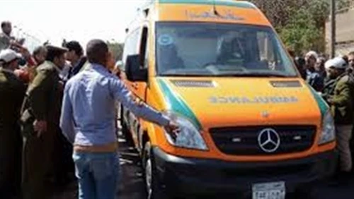 يا اهالي الفيوم عندكم 16 مصاب في المستشفي يا اهالي اسيوط عندكم 16 مصاب في المستشفي أصيب 16 مواطنا في حادث انقلاب سيارة ربع نقل محملة بالعمال، بطريق القاهرة أسيوط الصحراوي الغربي، و