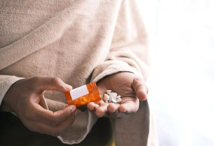 تحذير عاجل من هيئة الدواء بشأن علاج مغشوش للسرطان وجهت هيئة الدواء المصرية خطابا توعويا مهما للصيادلة بشأن دواء لعلاج سرطان البروستاتا، مهرب إلى