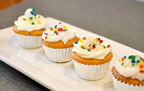 طريقة تحضير كب كيك بالفانيليا طريقة تحضير كب كيك بالفانيليا الكب الكيك يعتبر كب الكيك كعك صغير الحجم يعد في قوالب خاصة،حيث تم تصميمه خاصة لكى يقدم