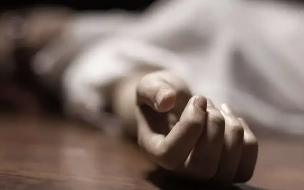 ما هو تفسير حلم وفاة الأم لابن سيرين؟ تفسير حلم وفاة الأم، من أكثر الأمور الصعبة على الحالم أن يرى وفاة والدته خلال المنام وقد تكون الأم حية في