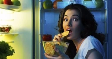 5 طرق للسيطرة على الرغبة الشديدة في تناول الطعام ليلا صحة وطب شاهد المقال التالي من صحافة مصر عن 5 طرق للسيطرة على الرغبة الشديدة في تناول الطعام