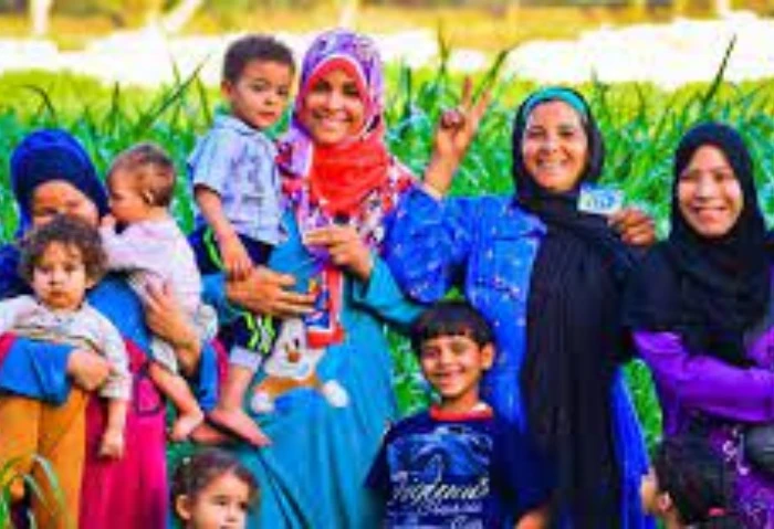 حقيقة استبعاد مستفيدي تكافل وكرامة حال اشتراكهم في تحويشة (تفاصيل) أصدرت الدكتورة مايا مرسي، وزير التضامن الاجتماعي، منشورا وزاريا بعدم استبعاد الأسر