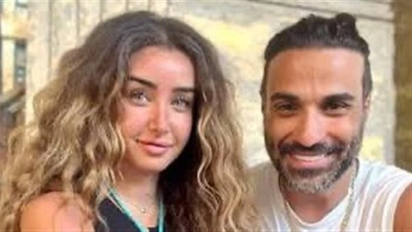 تعليق مثير من أحمد فهمى حول تعدد الزوجات بعد انفصاله عن هنا الزاهدكشف الفنان أحمد فهمى عن رأيه فى فكرة تعدد الزوجات، خاصة أنه تزوج أكثر من مرة فى فترة قليلة، مؤكدا أنه أمر جيد وجده