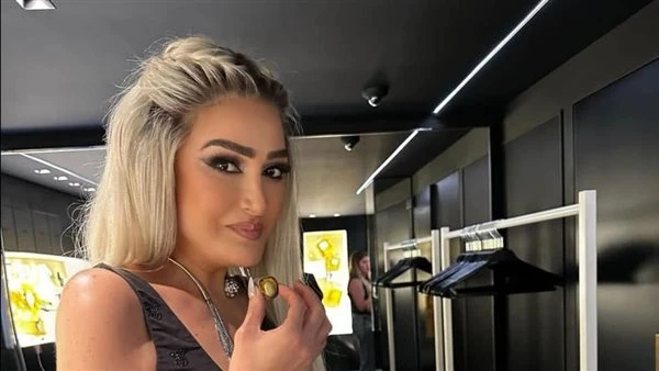 العمر مجرد رقم.. غادة عبد الرازق تثير الجدل والجمهور يسأل:مين دى؟شاركت الفنانة غادة عبد الرازق عبر صفحتها الرسمية علي موقع الصور والفيديوهات الشهير