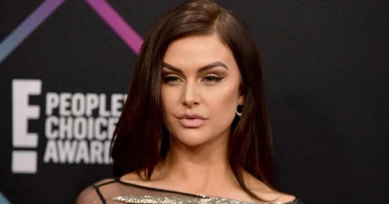 الفن و المشاهير: لالا كينت في أحدث ظهور لها بعد حملها من متبرع ب الحيوانات المنوية شاهد المقال التالي من صحافة لبنان عن لالا كينت في أحدث ظهور لها