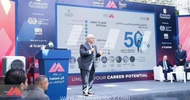 كتب - محمود الهندي أكد الدكتور أيمن عاشور وزير التعليم العالي والبحث العلمي، أهمية الإسراع بالخطط التنفيذية لربط الخريج الجامعي بسوق العمل والتنمية