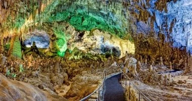 أغرب الكهوف الشهيرة حول العالم منها كهف البلورات.. سمعت عنها قبل كدة؟ المرأة والمنوعات شاهد المقال التالي من صحافة مصر عن أغرب الكهوف الشهيرة حول