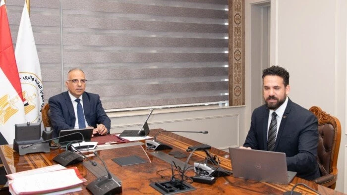 وزير الري يناقش مقترحات الاستفادة من التقنيات الحديثة للتصوير الجويالدكتور هانى سويلم والمهندس هشام العيسويمصطفى الطهطاويالتقى الدكتور هانى سويلم،