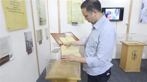عجائب أسماء مصر.. مخطوطة عمرها 500 عام بجناح الأزهر بمعرض الإسكندرية للكتابيقدم متحف المخطوطات بجناح الأزهر بمعرض الإسكندرية الدولي للكتاب؛ مخطوطة في ذكر أخبار مصر وحدودها وأسمائها