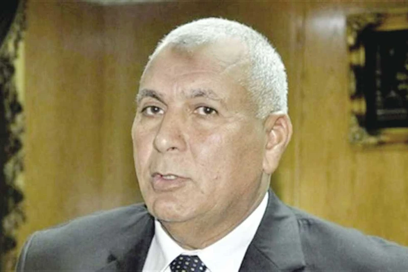 محافظ الوادي الجديد: فتح أول فصل تعليم صناعي بإدارة باريس التعليمية أعلن اللواء محمد الزملوط محافظ الوادي الجديد، فتح فصل تعليم صناعي تخصص فني