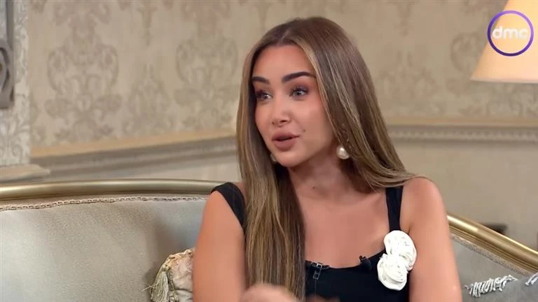 بالفيديو.. هنا الزاهد تكشف أسباب إجرائها عملية تجميل في أسنانها تعرف على التالي بالفيديو.. هنا الزاهد تكشف أسباب إجرائها عملية تجميل في أسنانها، 12