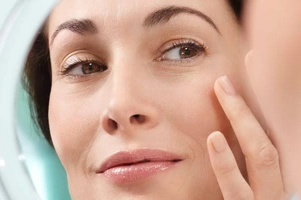 طبيب تجميل يكشف أحدث العلاجات للتخلص من ترهل البشرة وعلامات الشيخوخة.ما هي أحدث العلاجات وأنفعها في معالجة والتخلص من ترهل البشرة وعلامات الشيخوخة؟