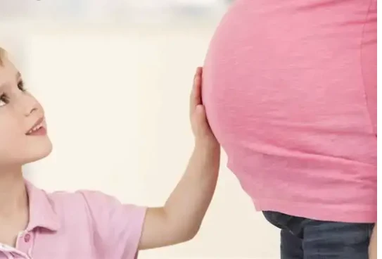 ماذا لو حلمت أن أمي حامل؟ وما تفسير ابن سيرين؟ حلمت أن أمي حامل، هل رؤية الأم حامل تبشر بالخير أم تنذر بالسوء؟ وما هي التفسيرات السلبية لرؤية حمل