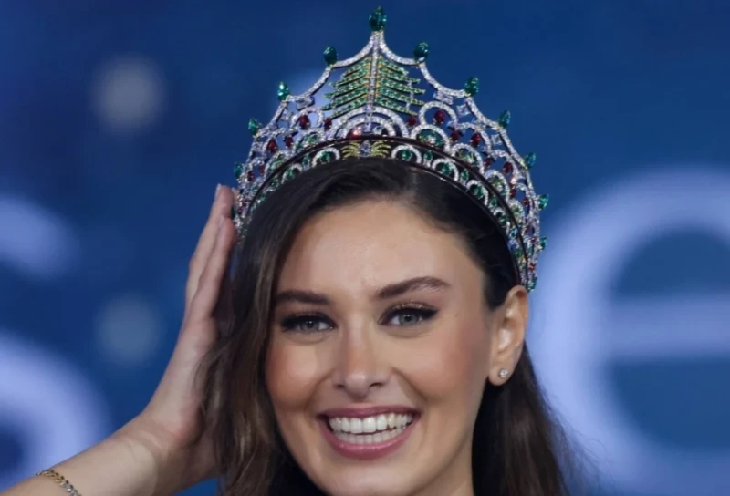 ندي كوسا ملكة جمال لبنان : اوعي وشكتوجت ندى كوسا، مساء أمس (السبت)، بلقب ملكة جمال لبنان لسنة 2024، في نسخة نسائية بكامل تفاصيلها من المسابقة أقيمت في بيروت وتبنت قضية تمكين المرأة