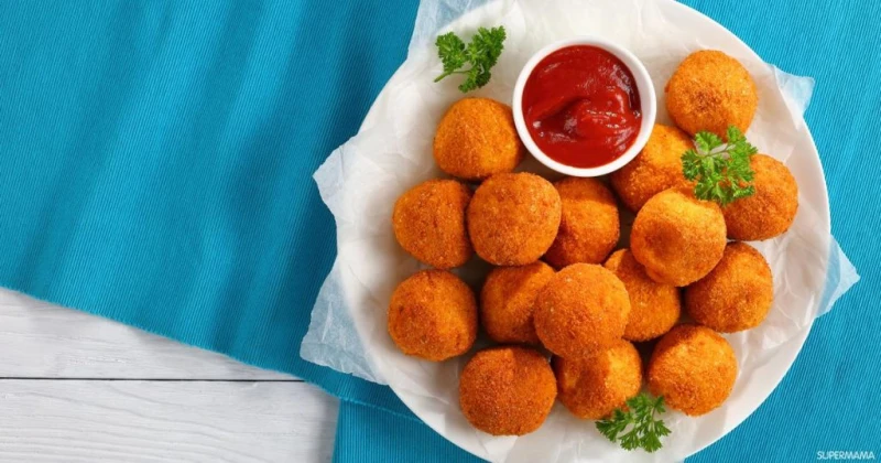 طريقة تحضير كرات البطاطس باللحمةالمقادير البطاطس : 4 حبات (مسلوقة ومقشرة) حليب بودرة : 2 ملعقة كبيرة بقسماط : كوب ونصف لحم مفروم : 500 غراما البصل :