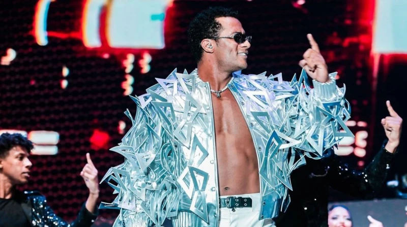 محمد رمضان ينشر صورة برفقة فرج عامر: صديقي الغالي نشر الفنان محمد رمضان اليوم الثلاثاء، مجموعة جديدة من مقاطع الفيديو خلال إجازته في مراسي بالساحل