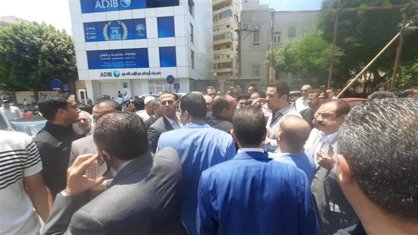 أسامة الأزهري يؤم صلاة الجنازة على الدكتور محمد علي محجوب.. فيديو وصورتقدم الدكتور أسامة الأزهري، وزير الأوقاف، المشيعين لإمامة صلاة الجنازة، على