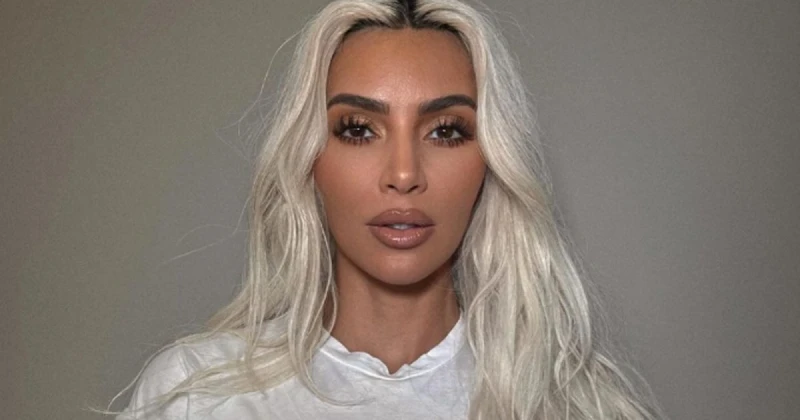 إليكم أبرز الإطلالت التي إعتمدتها كيم كارداشيان في حفل زفاف الملياردير الهندي أنانت أمباني تعرف على التالي إليكم أبرز الإطلالت التي إعتمدتها كيم