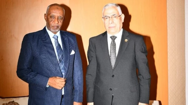 النائب العام يلتقي نظيره السوداني على هامش اجتماعات النواب العموم الأفارقة التقى النائب العام المستشار محمد شوقي، نظيره المستشار ياسر بشير البخاري،