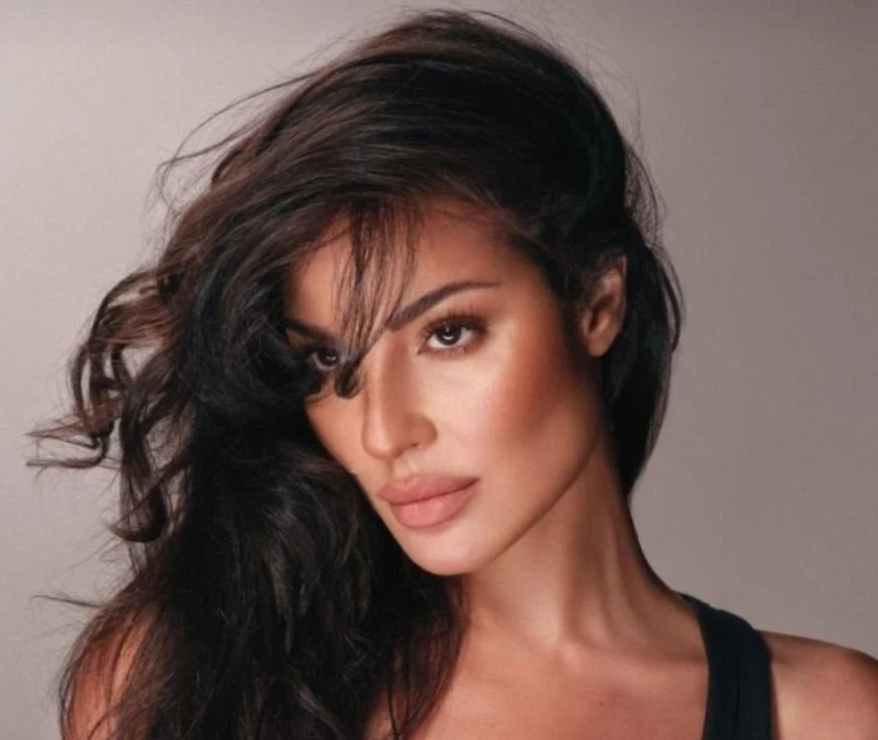 لن أتزوج في السر.. نادين نجيم تكشف موعد حفل زفافها شاهد المقال التالي من صحافة السعودية عن لن أتزوج في السر نادين نجيم تكشف موعد حفل زفافها، بعد