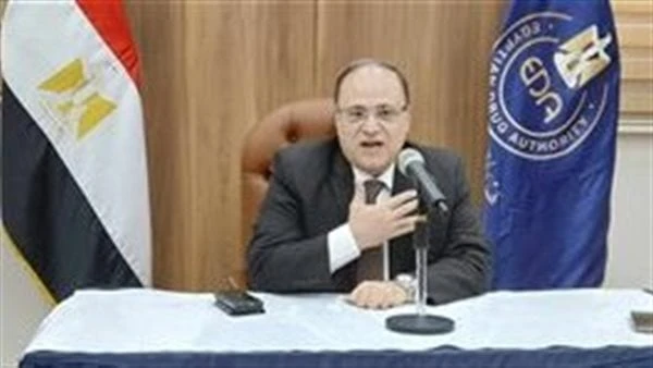 81 صنفا ناقصا.. الغمراوي: 5 بدائل مصرية لدواء القلب الناقصقال الدكتور علي الغمراوي رئيس هيئة الدواء إن هناك مبادرة لتخزين الاستراتيجي للمادة الخام ل