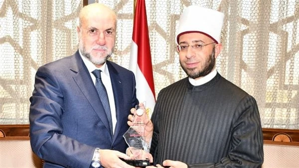 وزير الأوقاف: القضية الفلسطينية ستظل قضيتنا الكبرىاستقبل الدكتور أسامة الأزهري وزير الأوقاف، الدكتور محمود الهباش قاضي قضاة فلسطين، رئيس مجلس القضاء