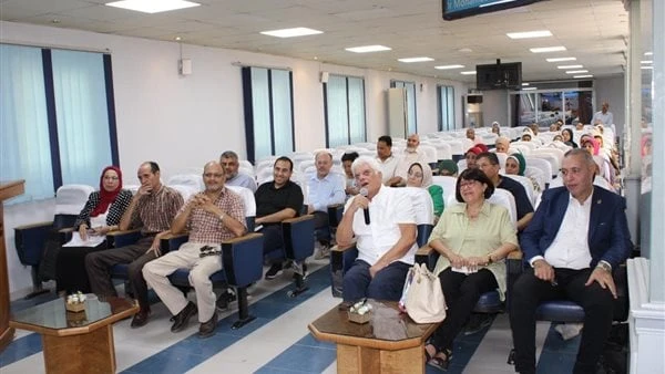 الشحن الصناعي للمياه الجوفية في مصر.. ورشة عمل ينظمها بحوث الصحراء افتتح الدكتورحسام شوقي- رئيس مركز بحوث الصحراء ورشة عمل تحت عنوان الشحن الصناعي