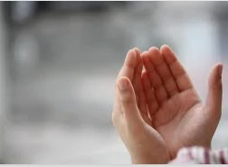 ما هو تفسير دعاء الميت للحي في المنام لابن سيرين؟ ما هو تفسير دعاء الميت للحي في المنام لابن سيرين؟ إذا توفى شخص قريب من الحالم يحرص دائما على الدعاء